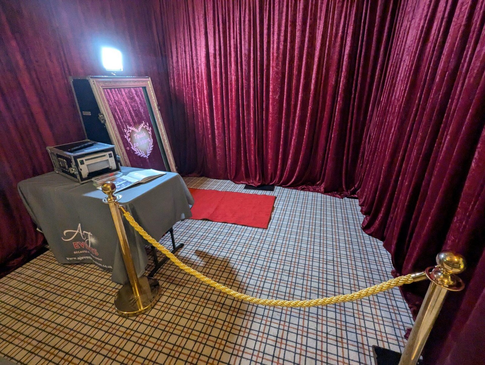 Magic Mirror Photo booth for wedding at the heritage park hotel